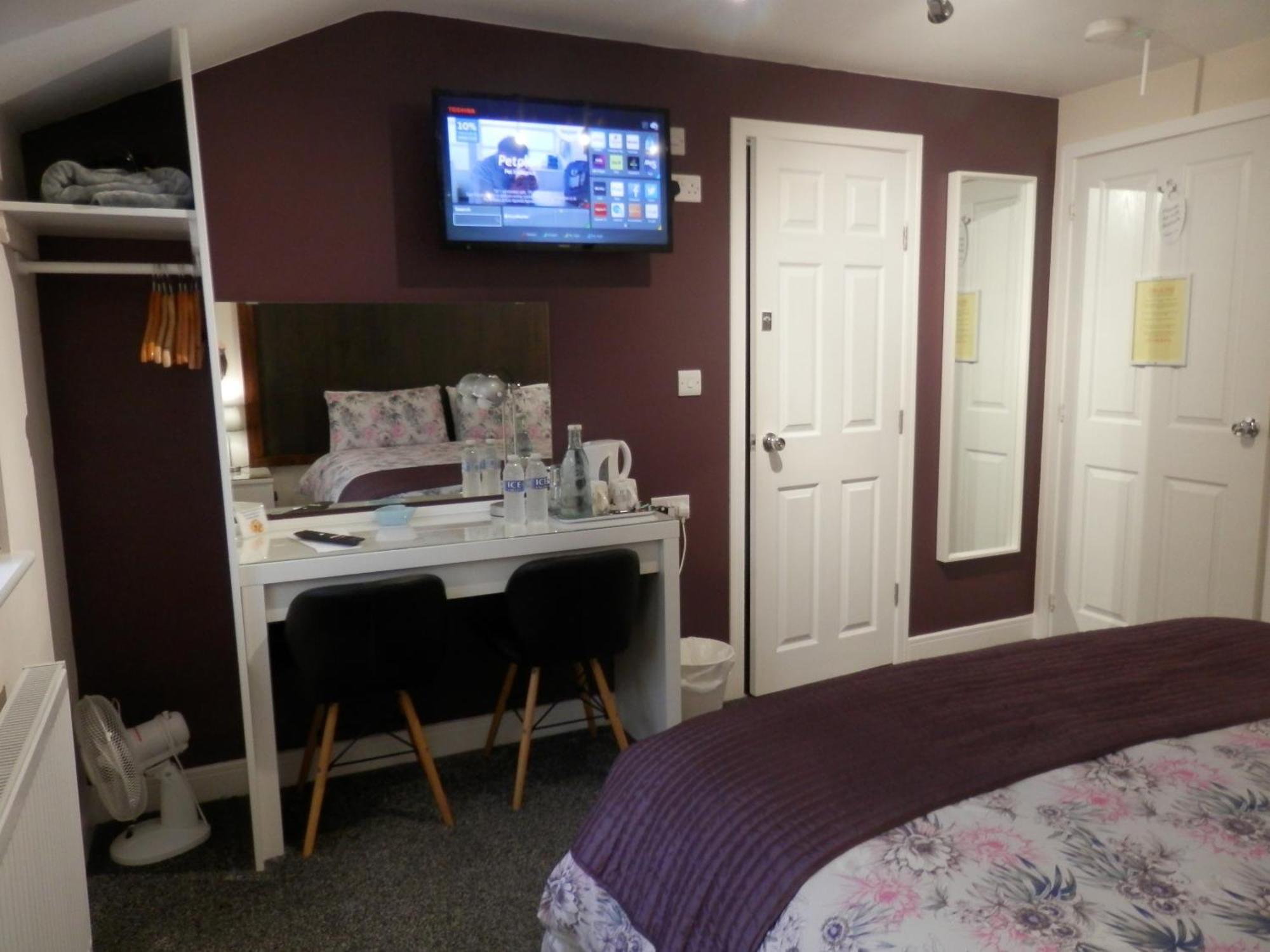 Middle House Bed and Breakfast Κόβεντρι Δωμάτιο φωτογραφία